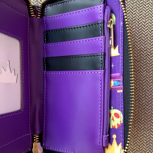 Loungefly Disney Snow White Evil Queen Sequin Cosplay Zip Around Wallet - Picture 12 of 16